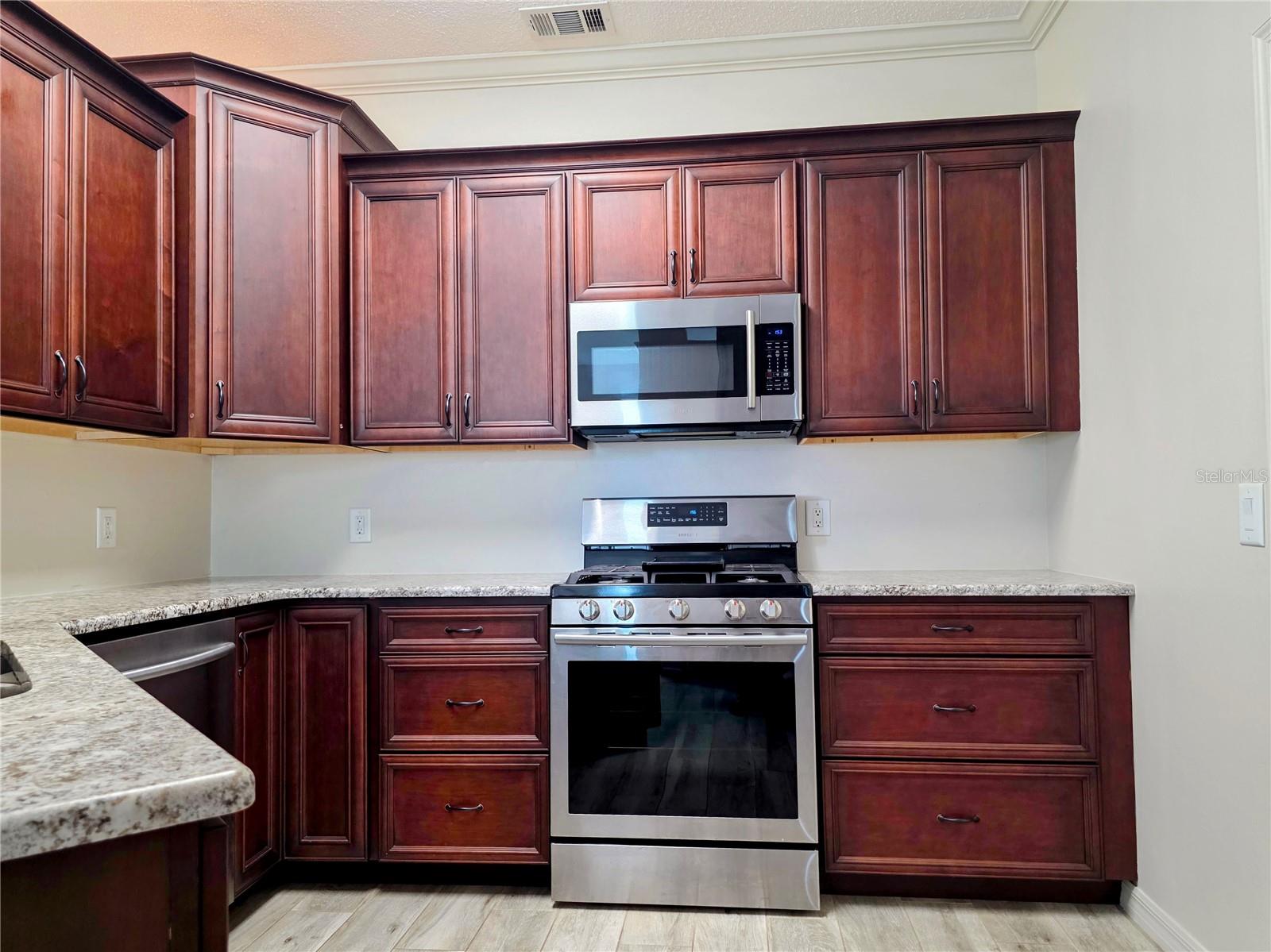Image 3 of 47 For 834 Springwood Circle