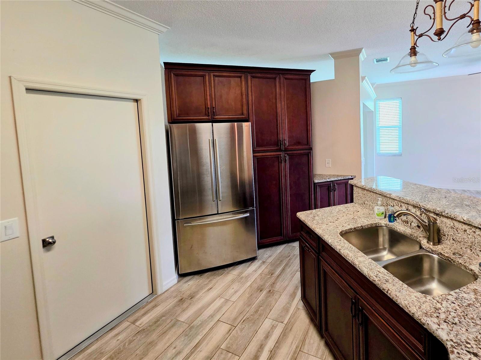 Image 4 of 47 For 834 Springwood Circle