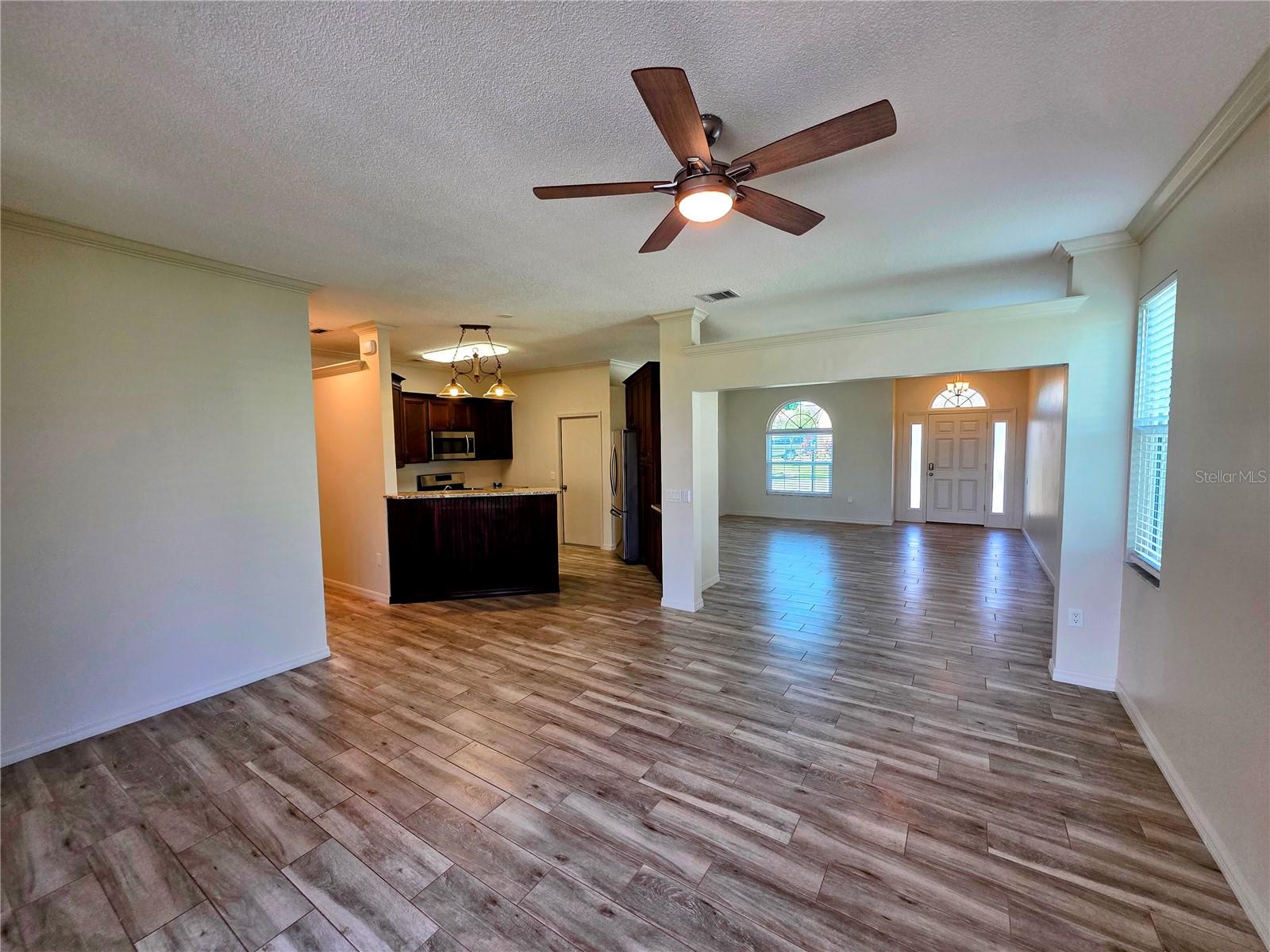 Image 8 of 47 For 834 Springwood Circle
