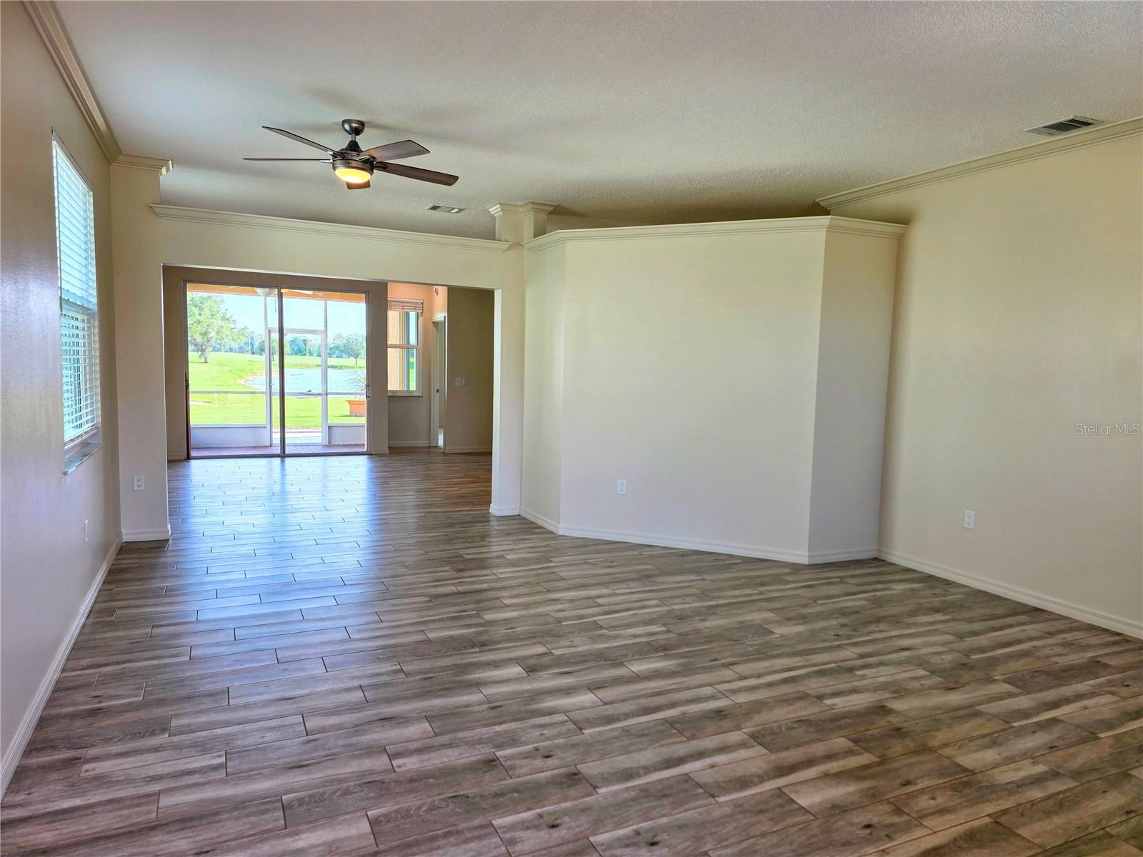 Image 9 of 47 For 834 Springwood Circle