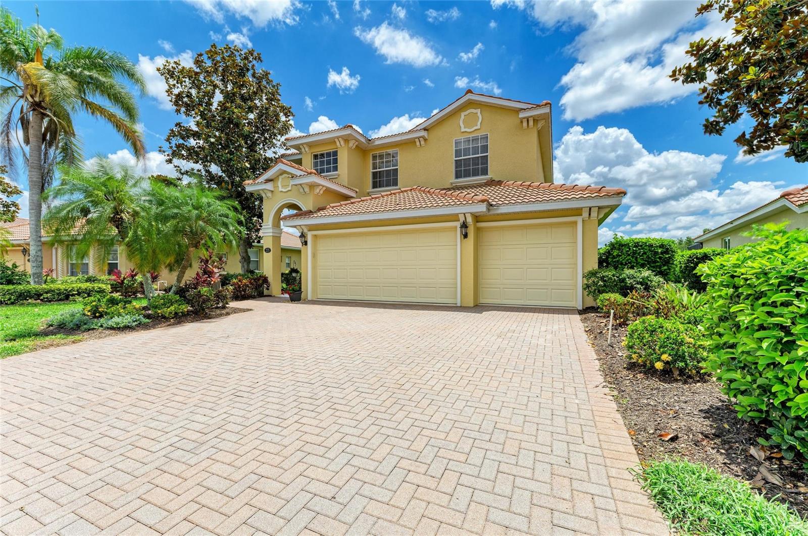 Image 16 of 89 For 235 River Enclave Court