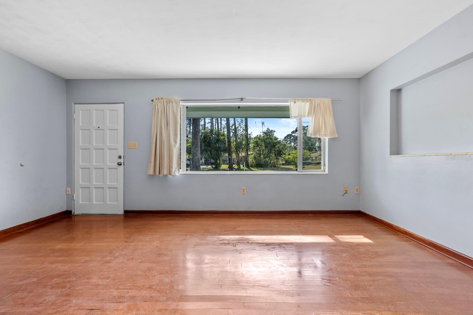 Image 13 of 23 For 641 Jackson Street
