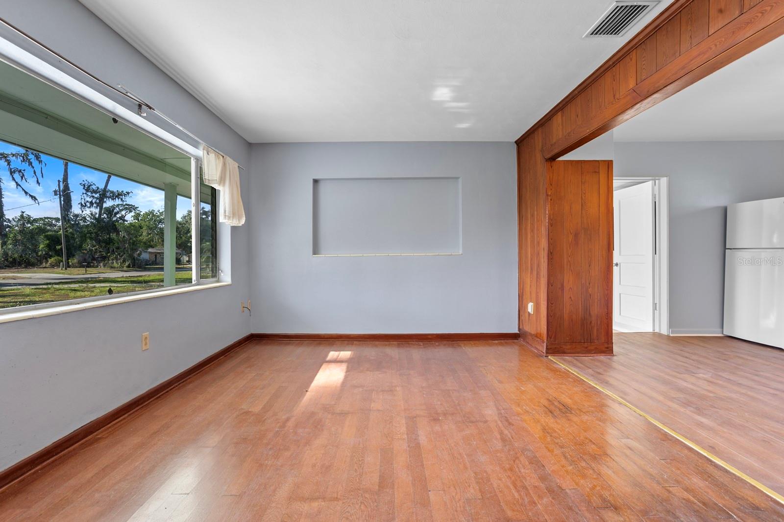 Image 7 of 23 For 641 Jackson Street