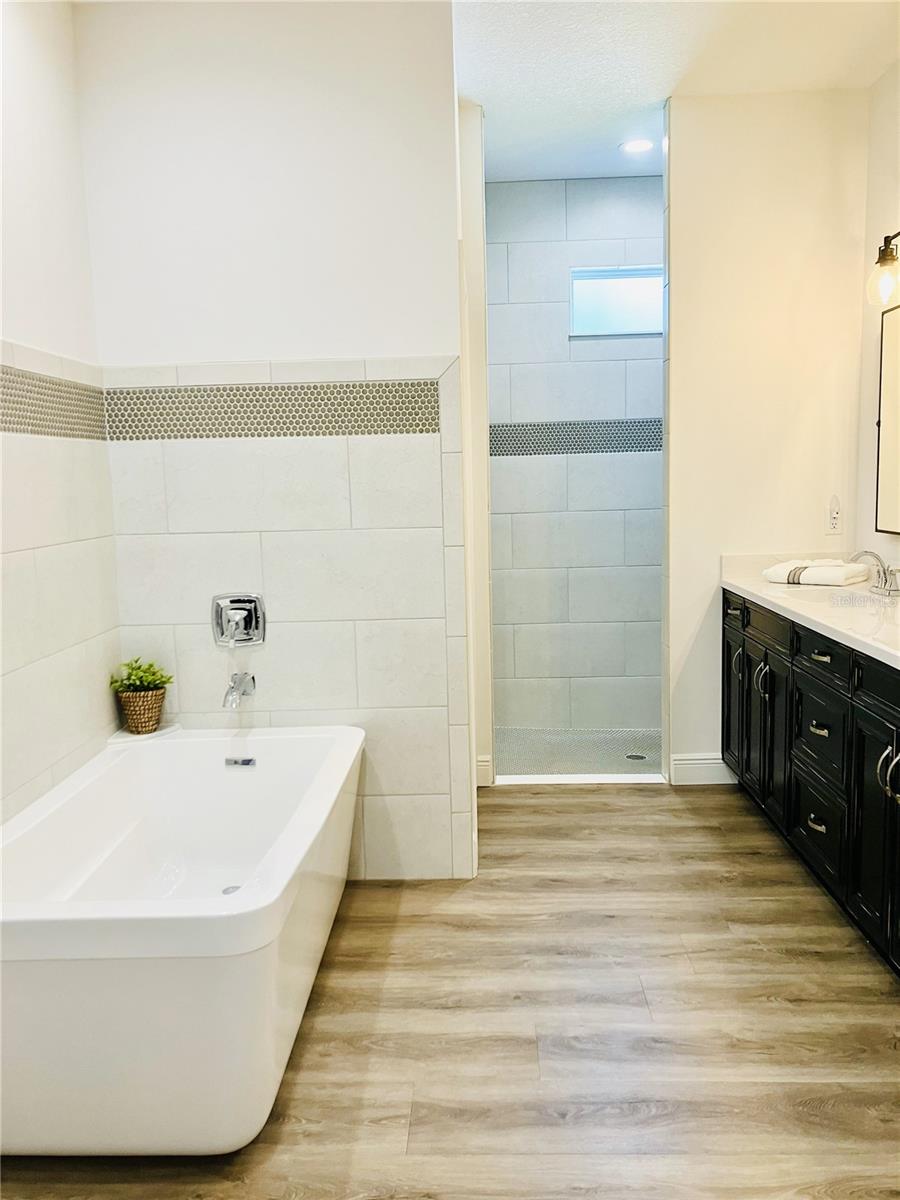 Image 16 of 25 For 17605 Roanwood Court