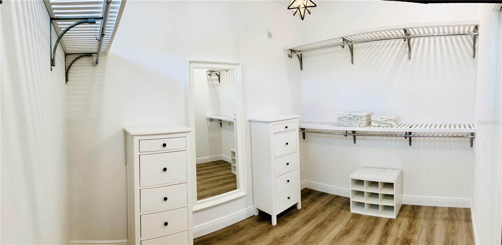 Image 18 of 25 For 17605 Roanwood Court