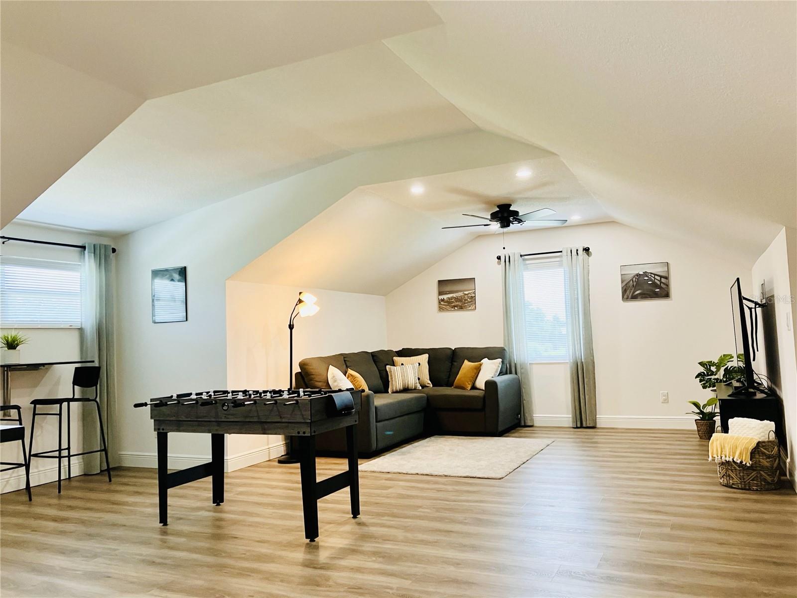 Image 19 of 25 For 17605 Roanwood Court