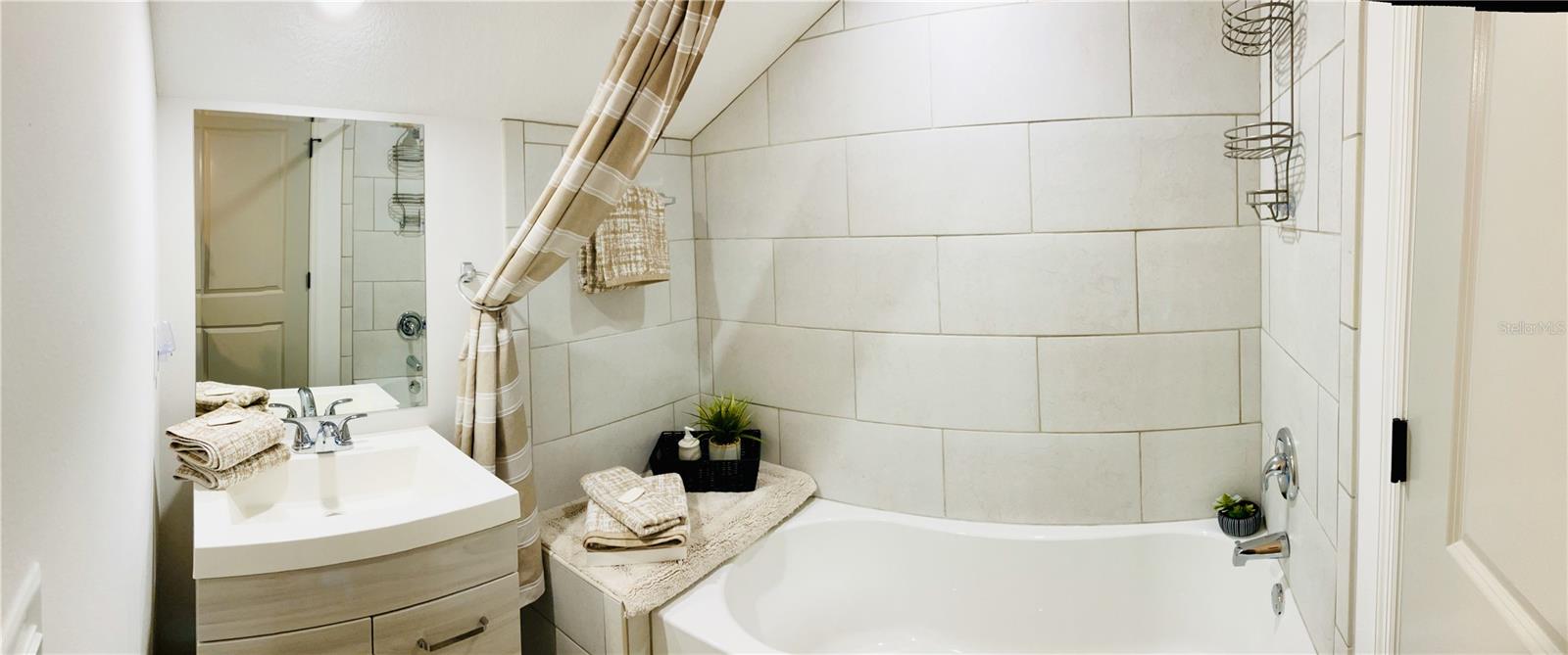 Image 21 of 25 For 17605 Roanwood Court