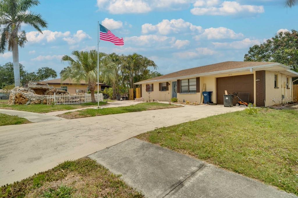 Image 2 of 20 For 2715 36th Avenue Terrace E