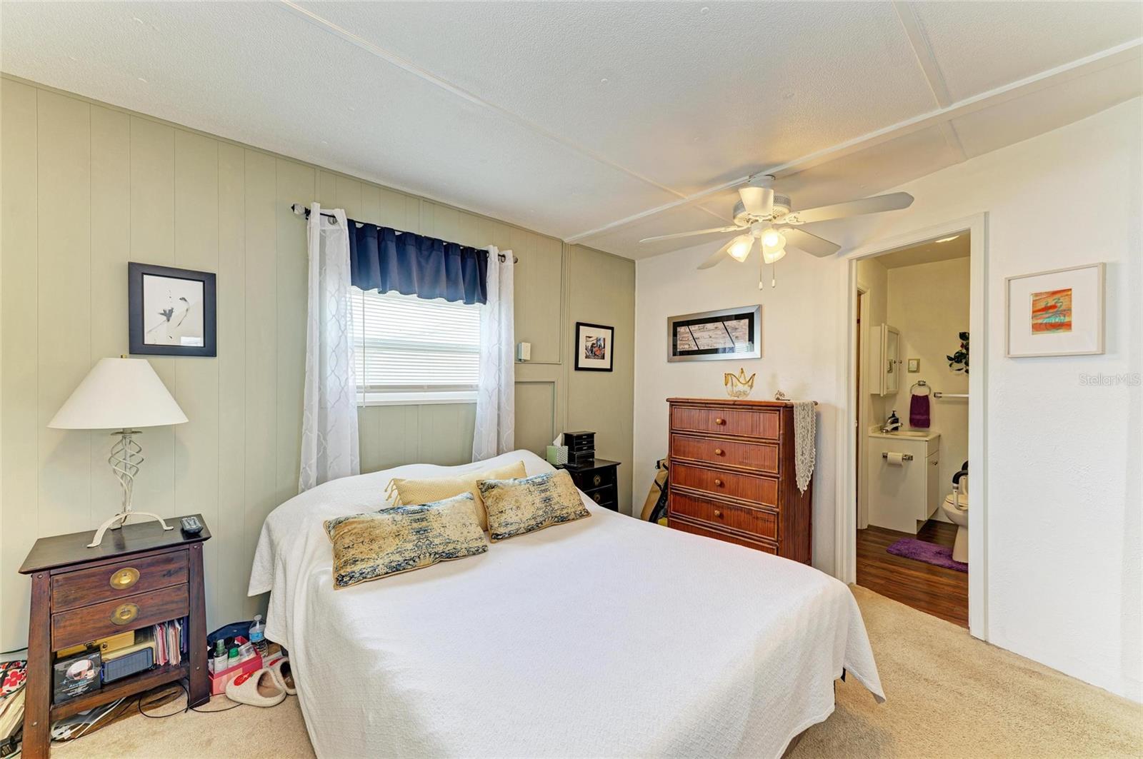 Listing photo id 17 for 5115 5th A Street E