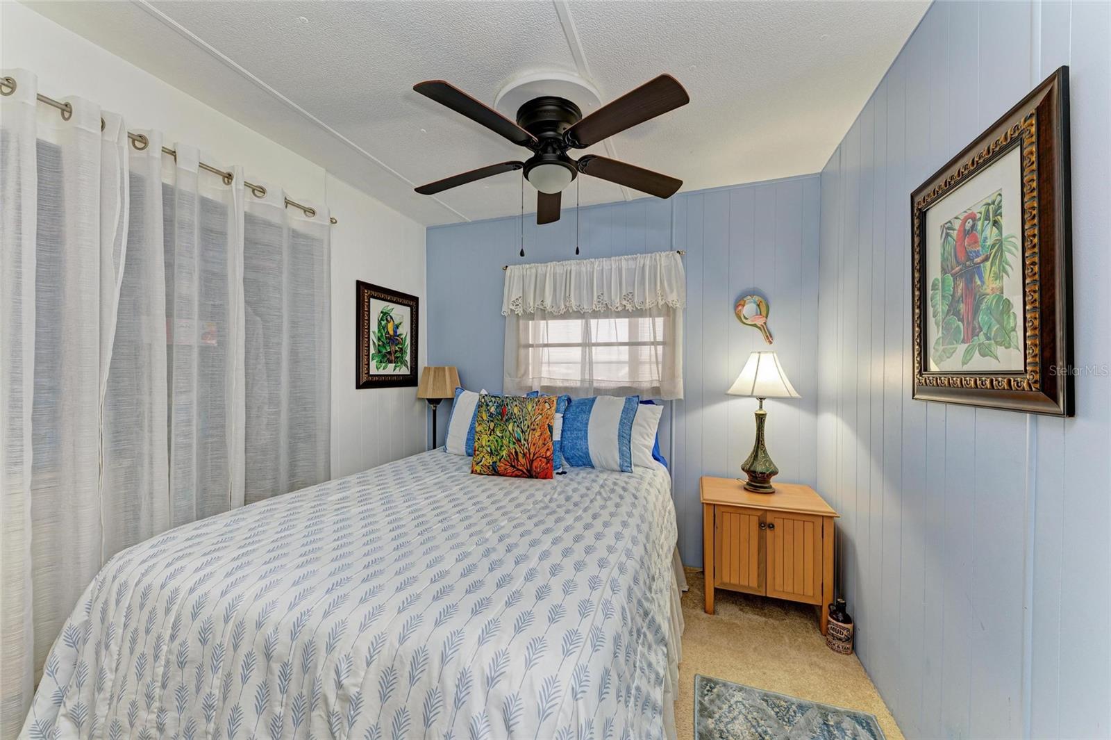 Listing photo id 23 for 5115 5th A Street E