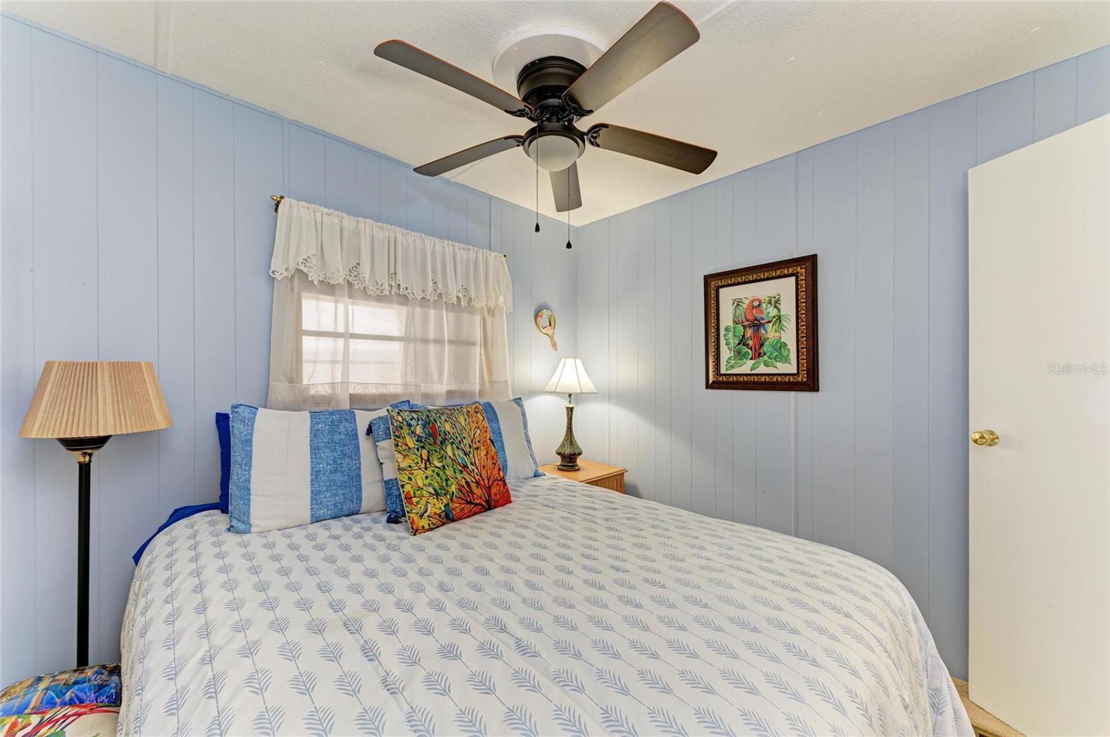 Listing photo id 24 for 5115 5th A Street E