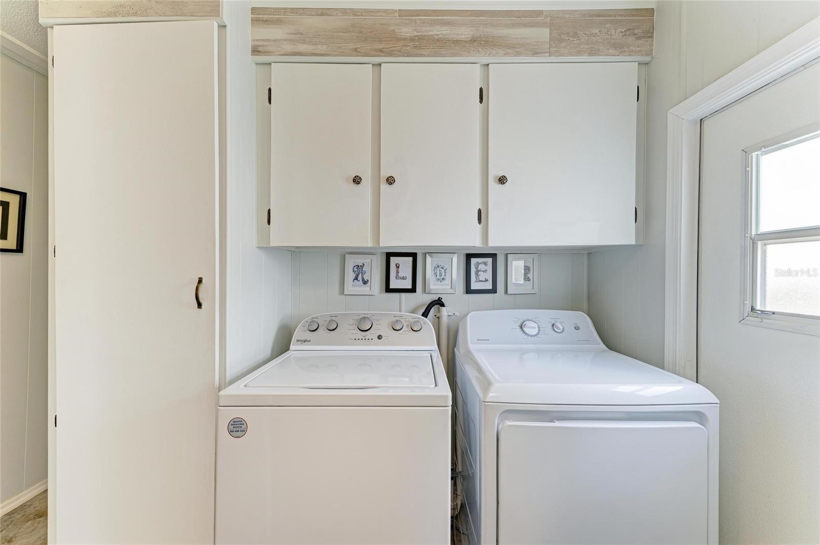 Listing photo id 25 for 5115 5th A Street E