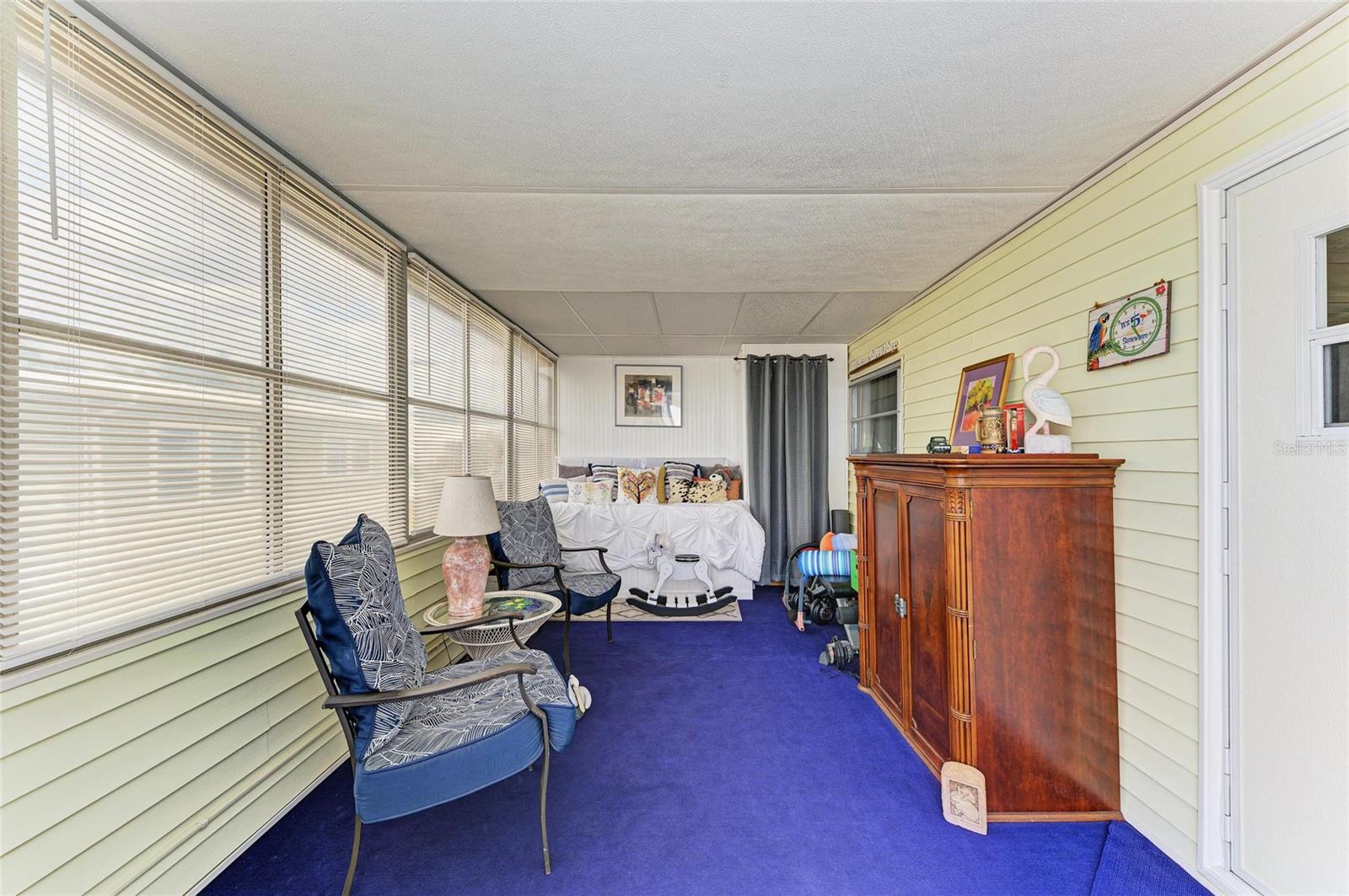 Listing photo id 26 for 5115 5th A Street E
