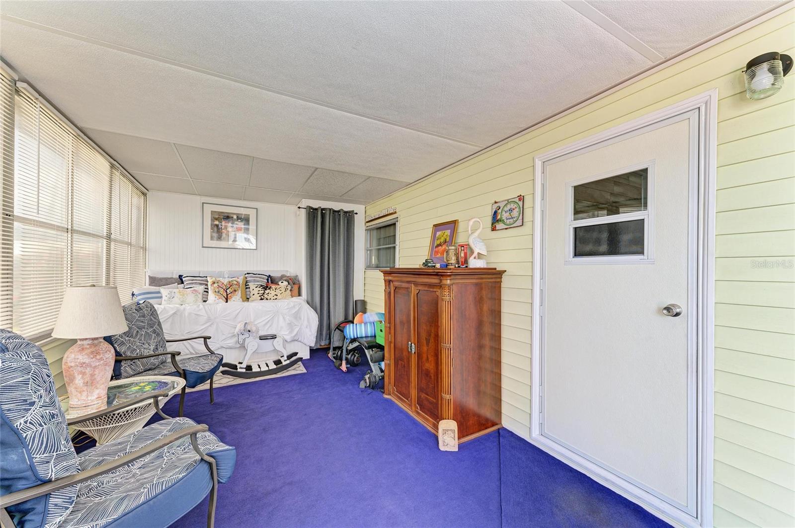 Listing photo id 27 for 5115 5th A Street E