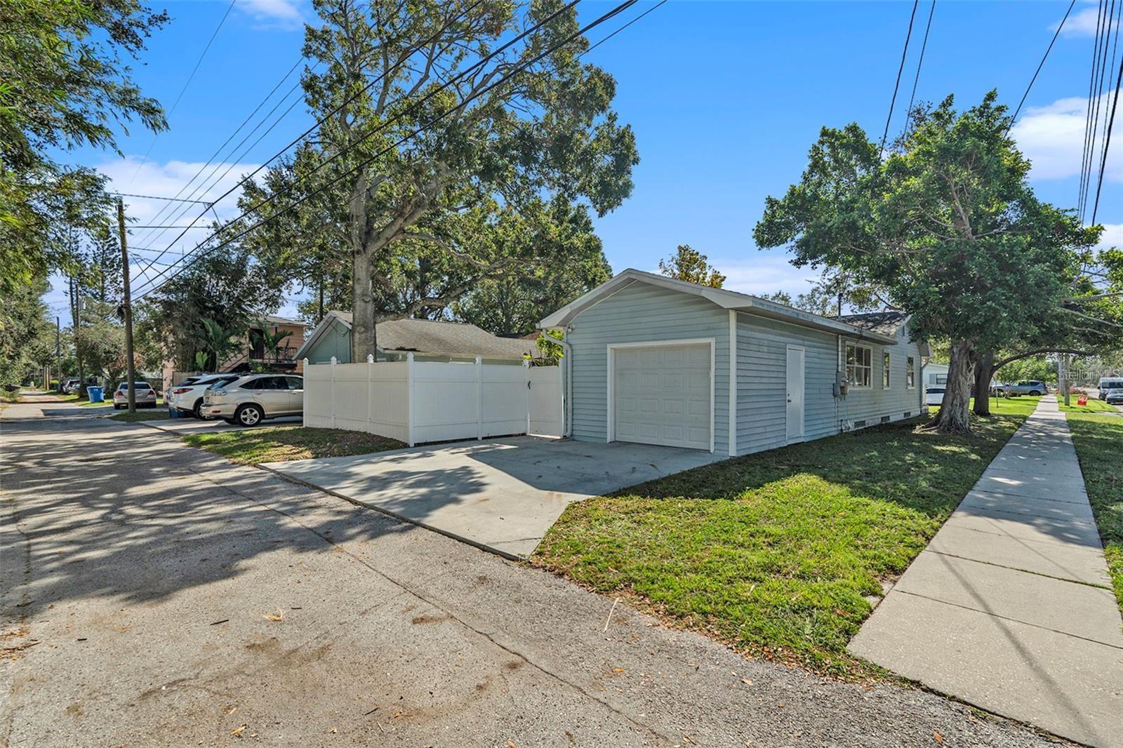 Image 21 of 33 For 777 51st Avenue N