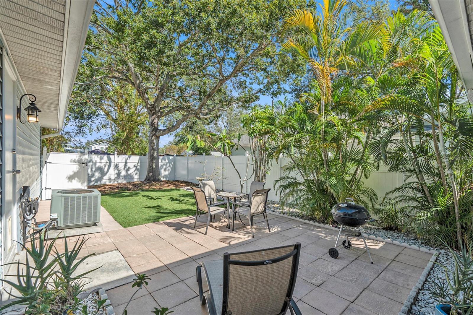 Image 4 of 33 For 777 51st Avenue N