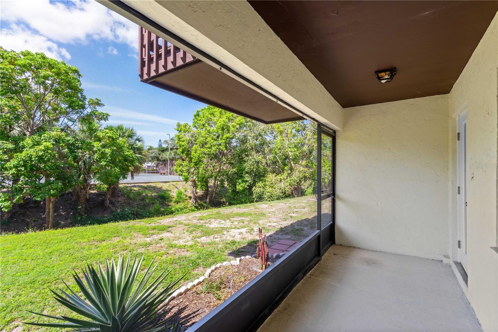 Image 11 of 34 For 3212 Ramblewood Drive N 3212