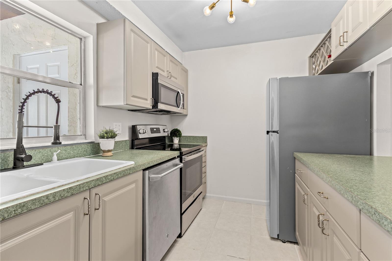 Image 3 of 34 For 3212 Ramblewood Drive N 3212