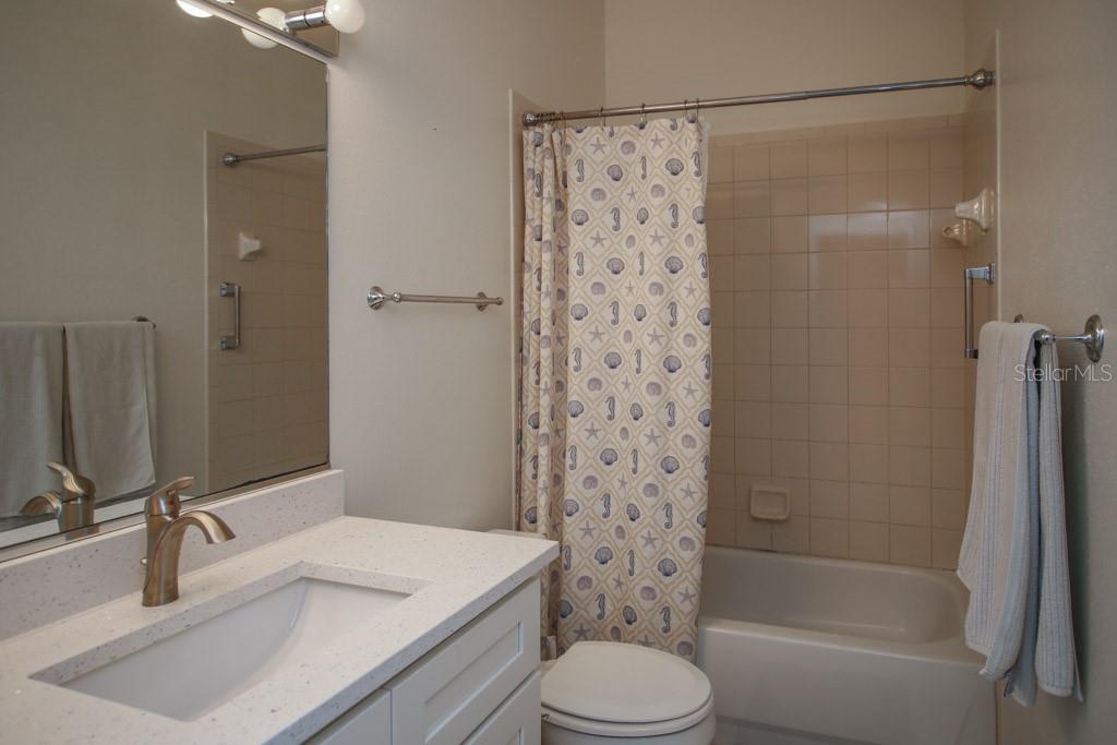 Image 14 of 32 For 6448 7th Avenue Circle W