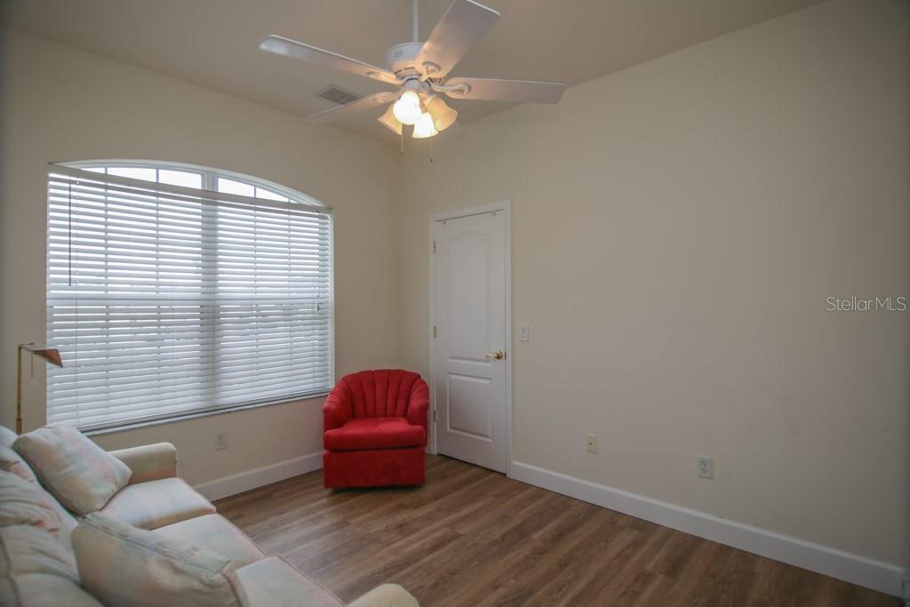 Image 23 of 32 For 6448 7th Avenue Circle W