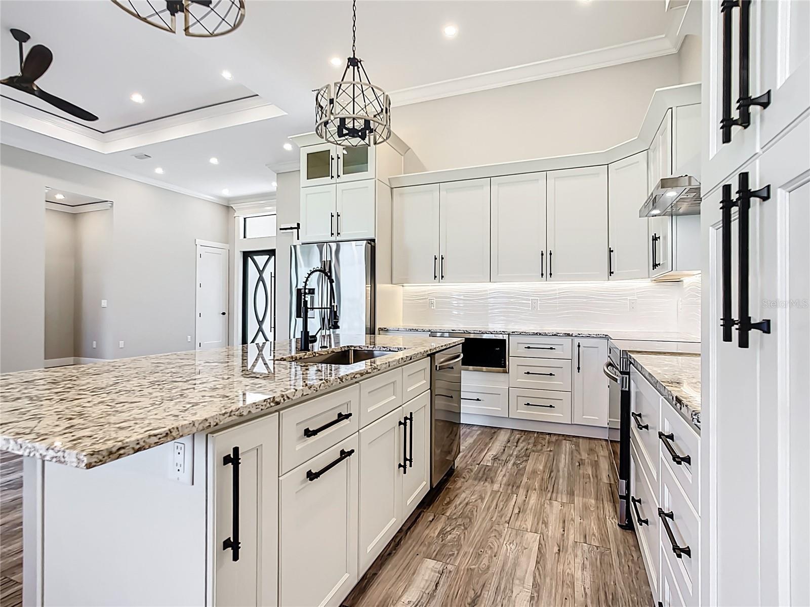 Image 13 of 53 For 10588 Kidron Avenue