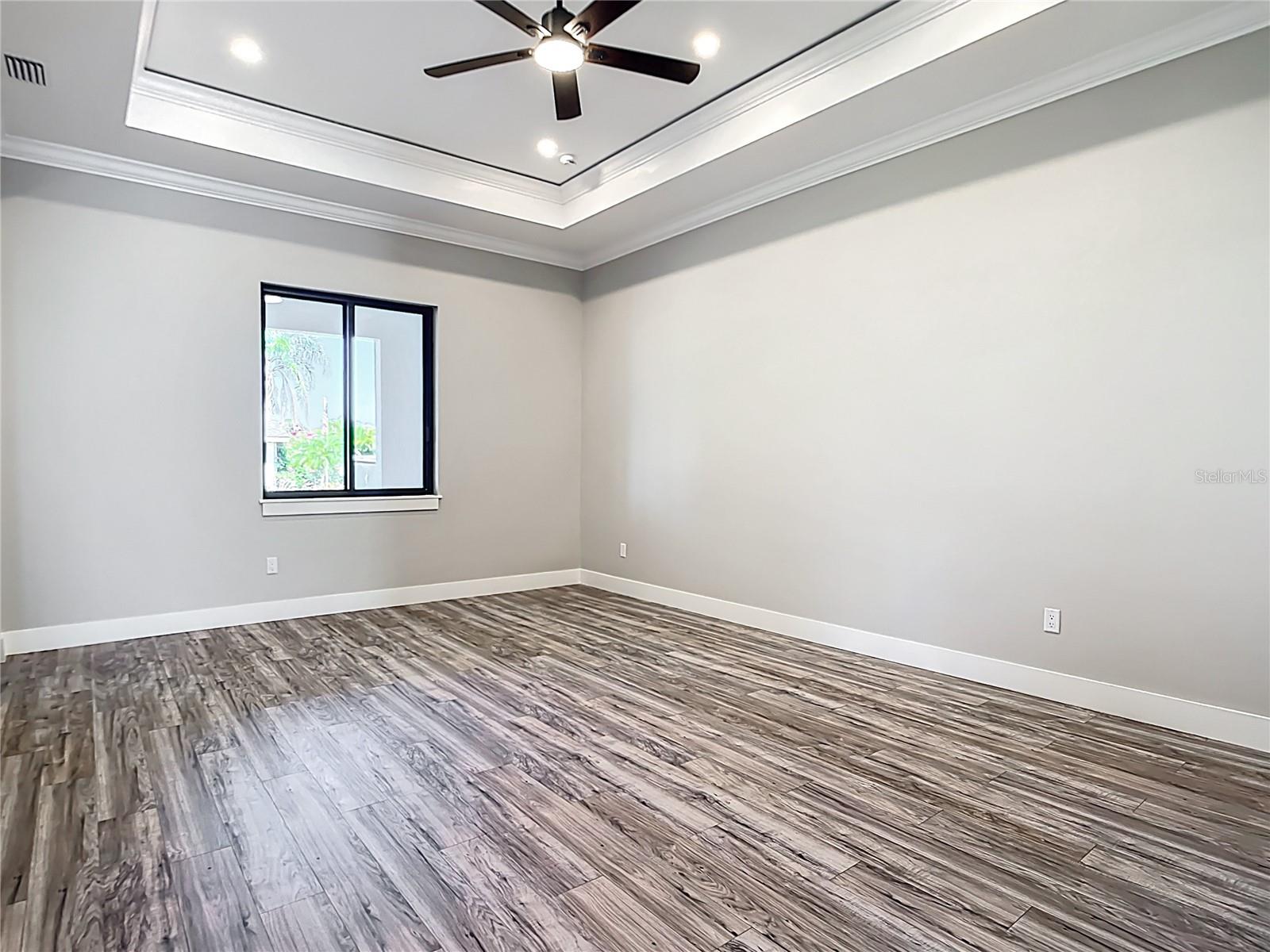 Image 17 of 53 For 10588 Kidron Avenue