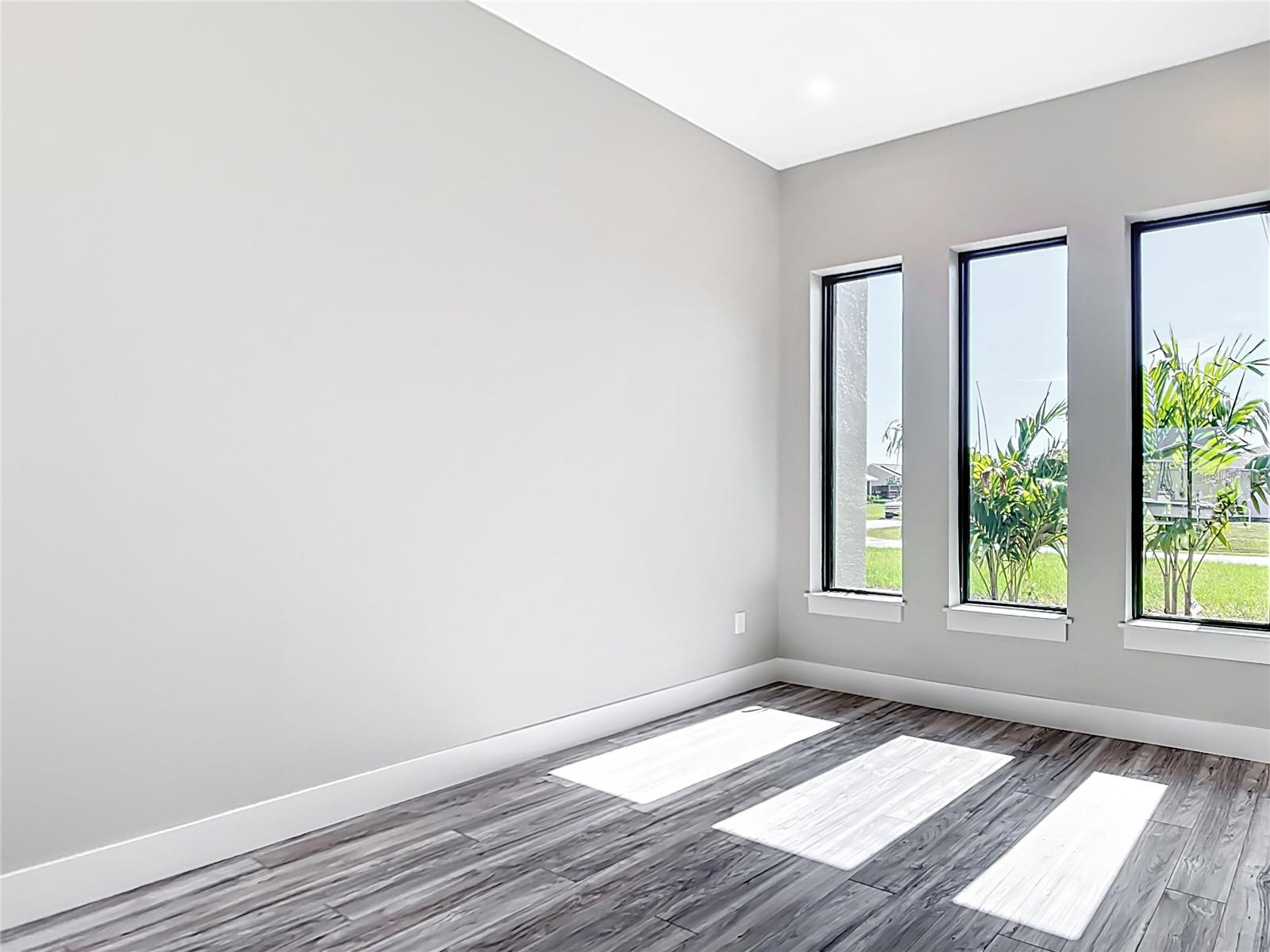 Image 30 of 53 For 10588 Kidron Avenue