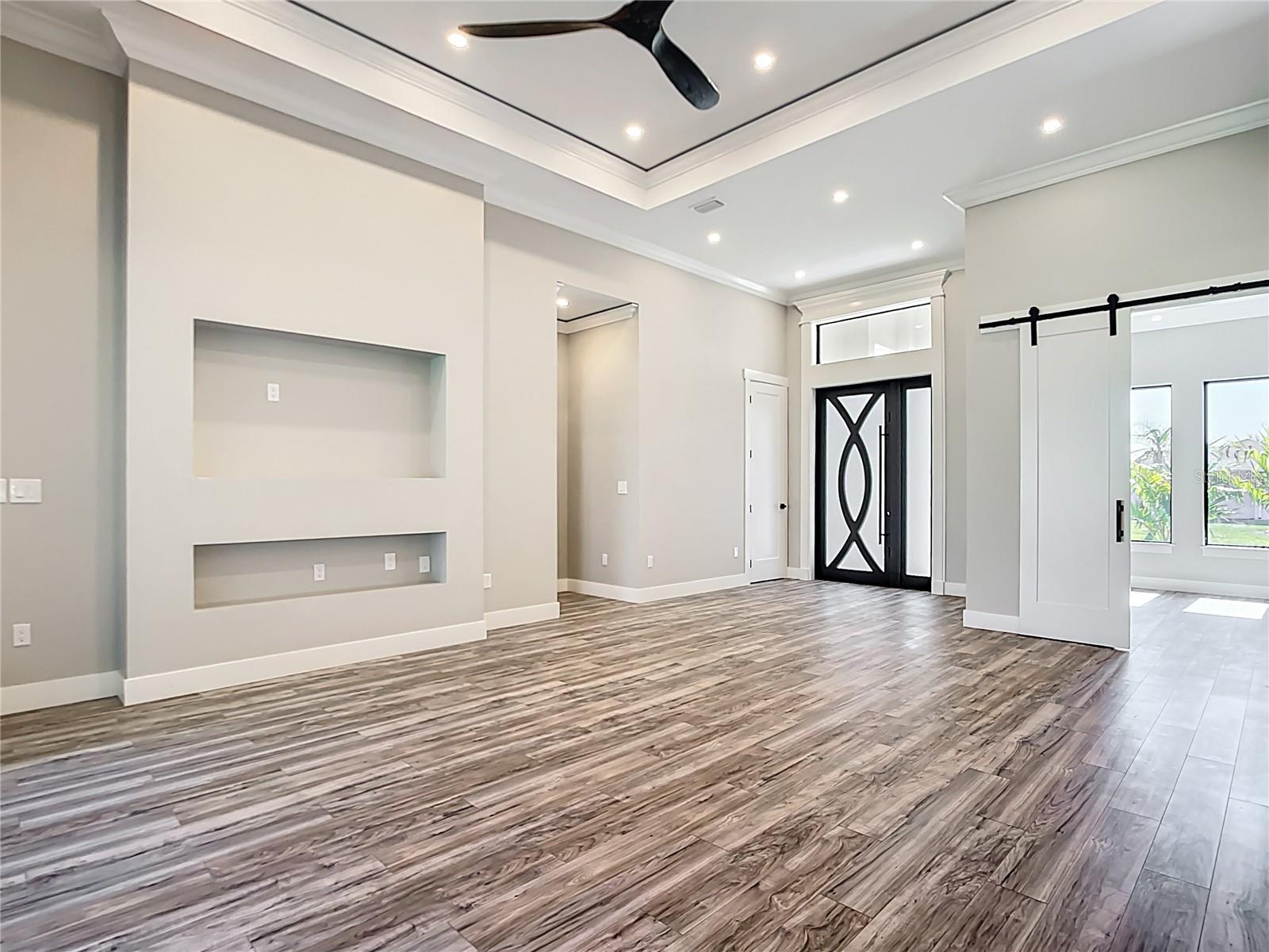 Image 6 of 53 For 10588 Kidron Avenue