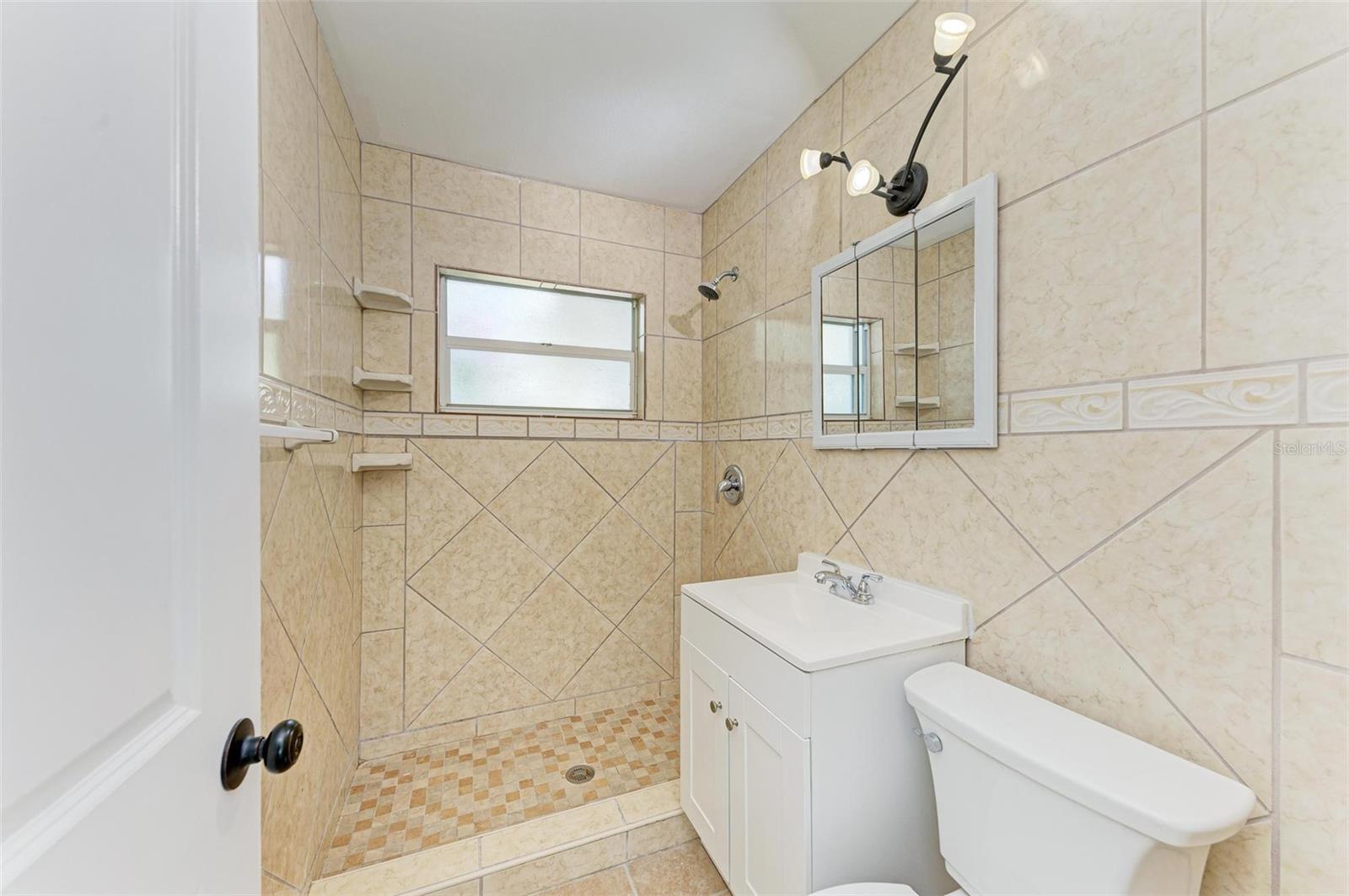 Image 11 of 15 For 818 Padgett Avenue