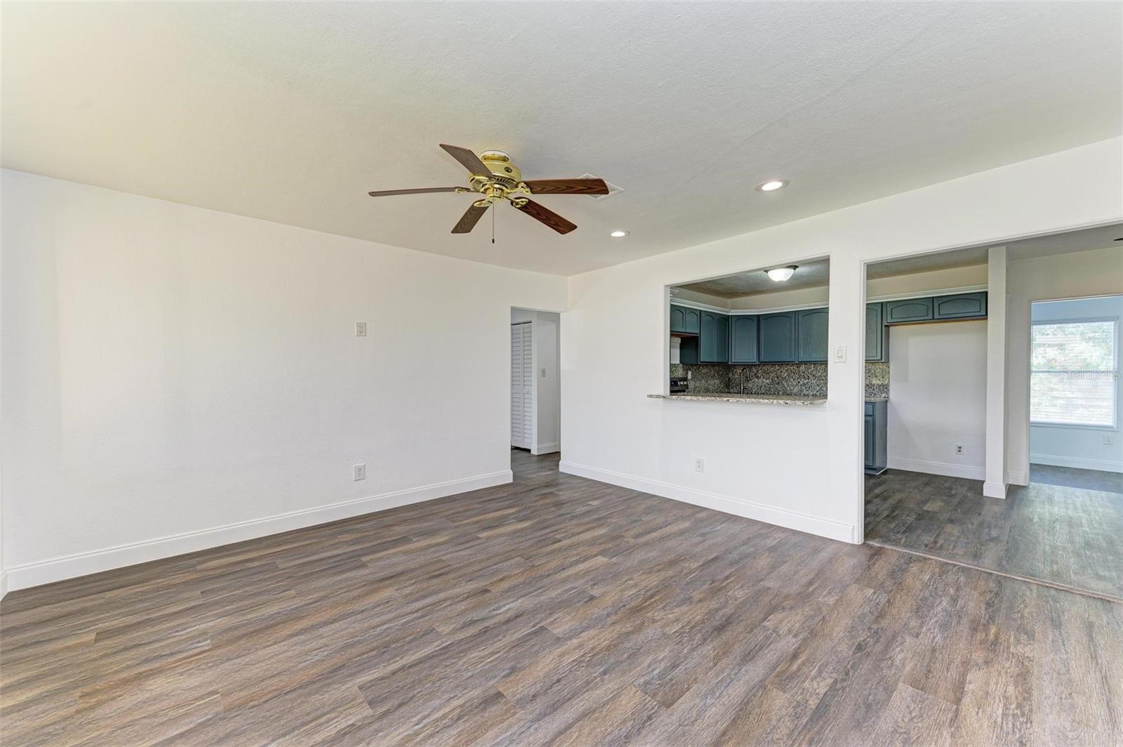 Image 3 of 15 For 818 Padgett Avenue