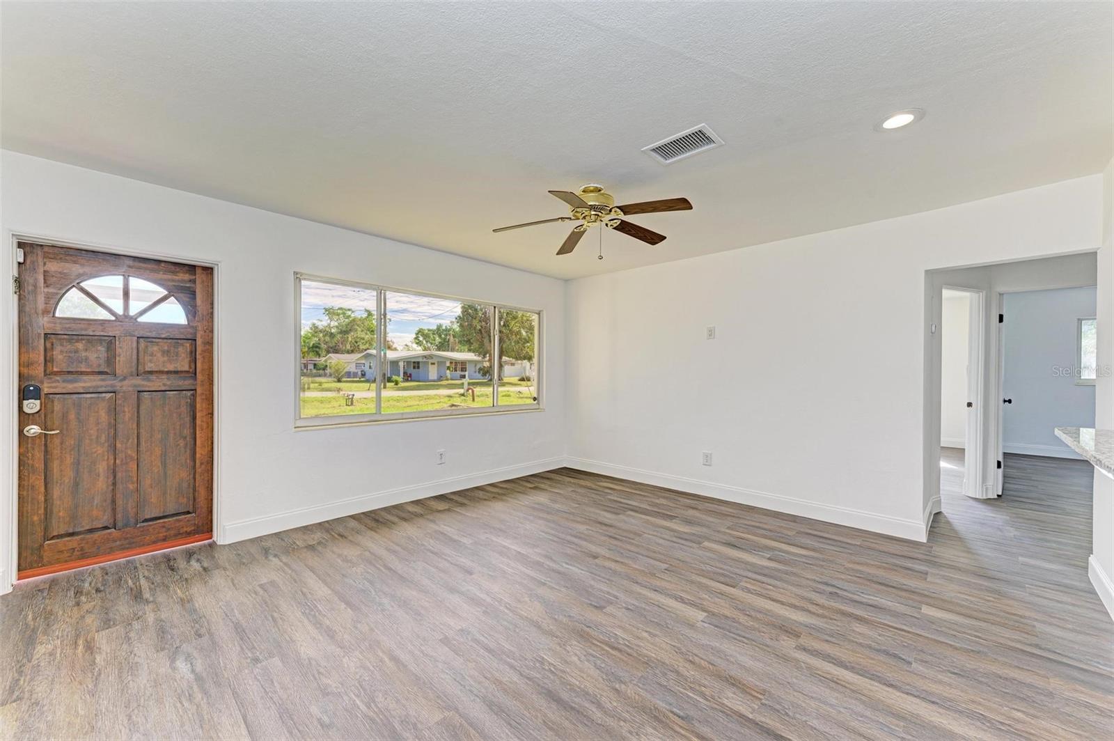 Image 4 of 15 For 818 Padgett Avenue