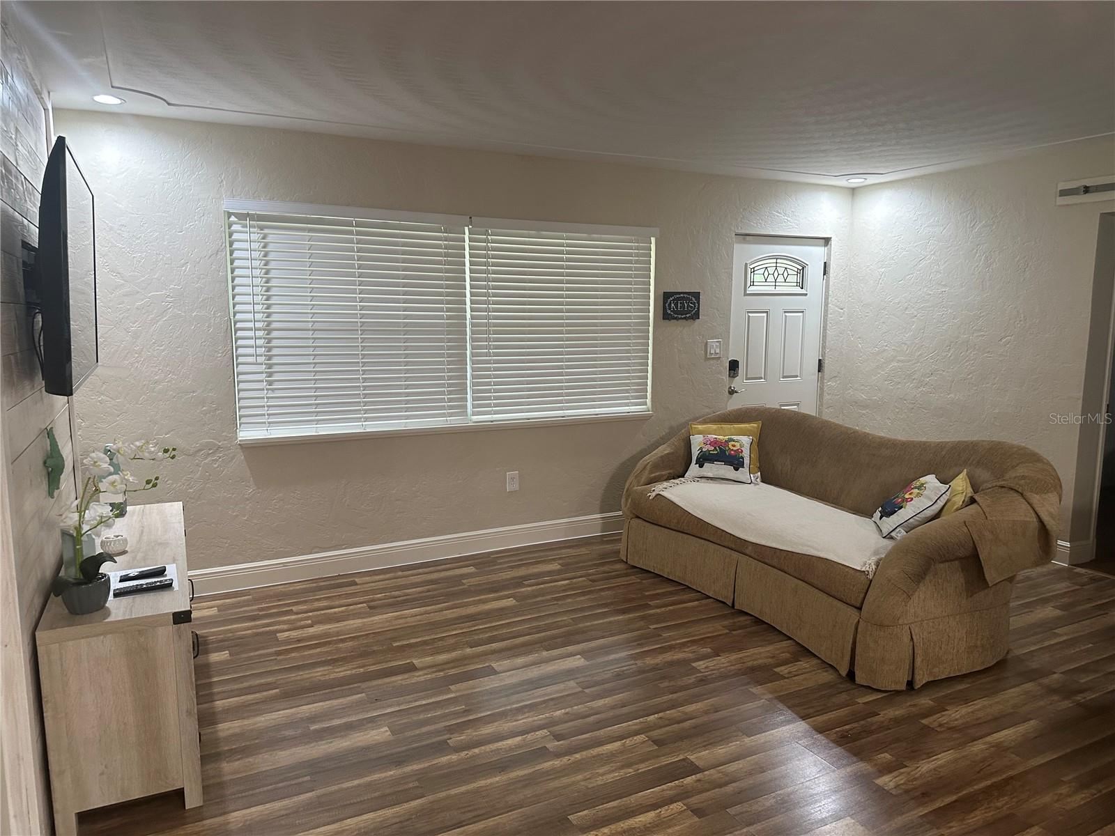 Image 4 of 26 For 2628 Grand Cayman Street