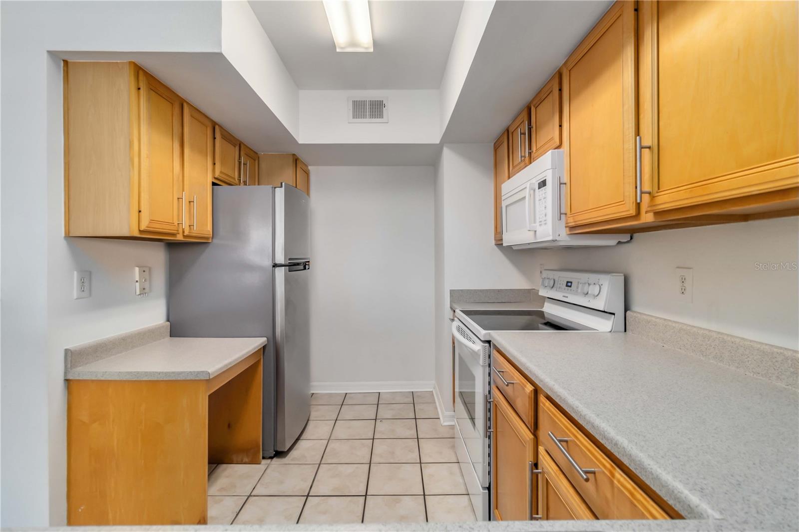 Image 10 of 41 For 1010 Villagio Circle 203