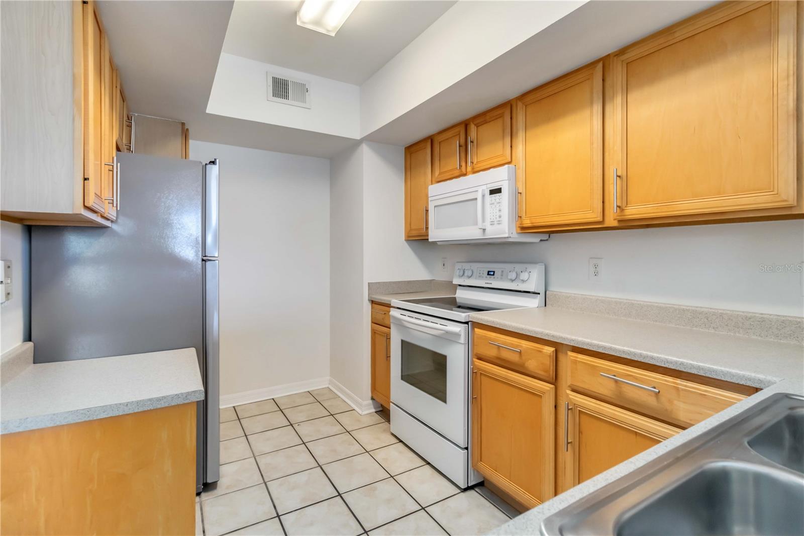 Image 11 of 41 For 1010 Villagio Circle 203