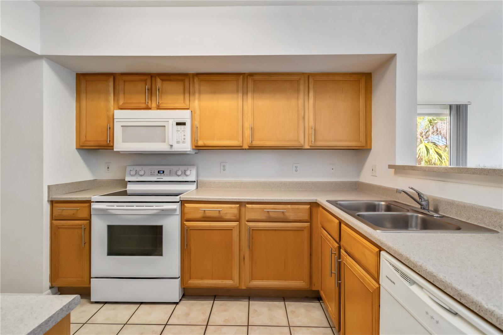 Image 12 of 41 For 1010 Villagio Circle 203