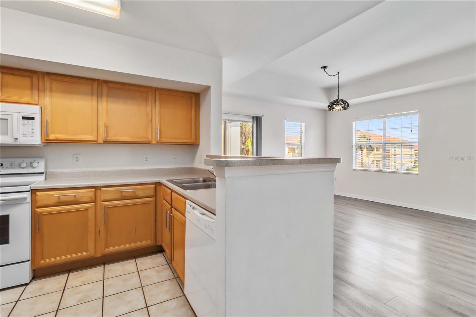 Image 14 of 41 For 1010 Villagio Circle 203