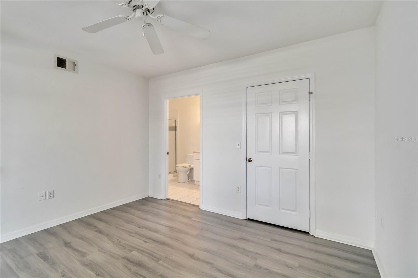 Image 18 of 41 For 1010 Villagio Circle 203