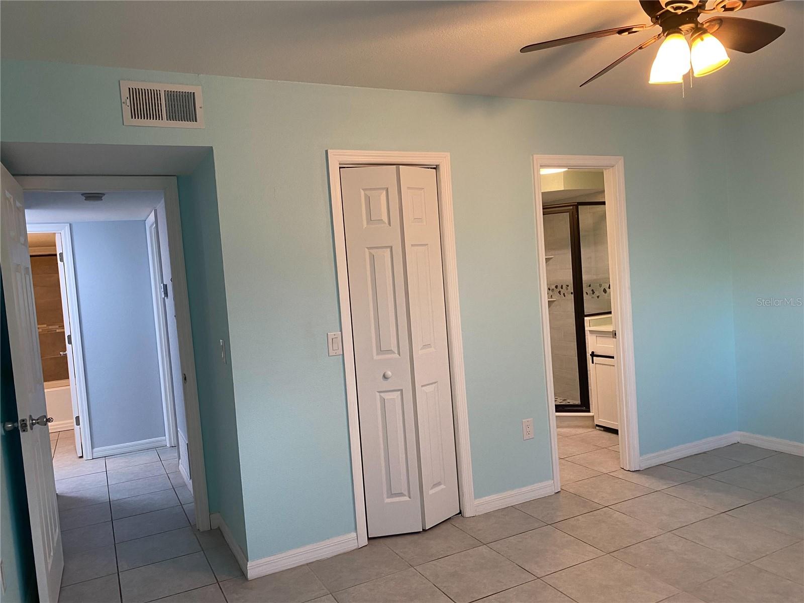 Image 16 of 23 For 3606 Beneva Road 502