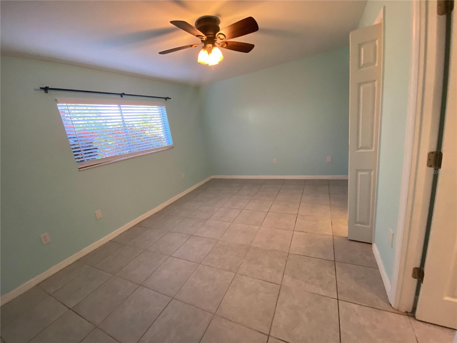 Image 19 of 23 For 3606 Beneva Road 502