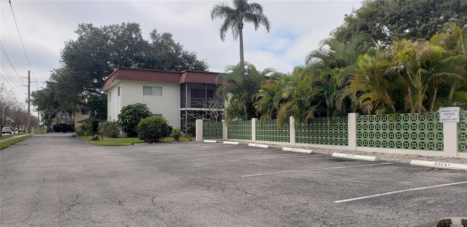 Image 4 of 23 For 3606 Beneva Road 502