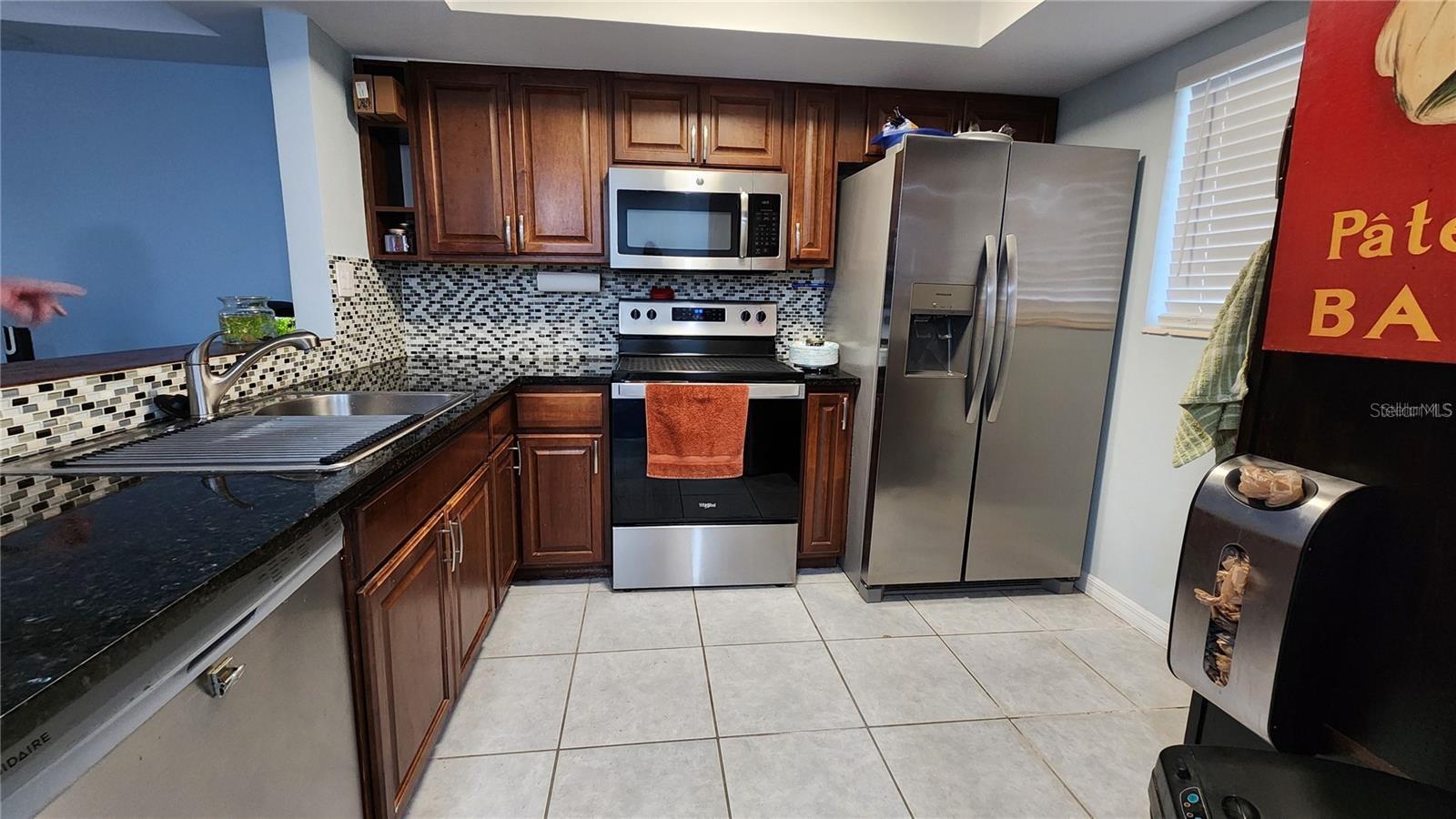 Image 6 of 23 For 3606 Beneva Road 502