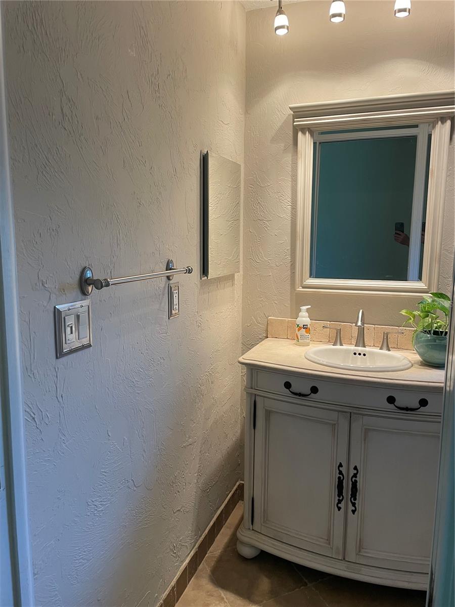 Image 18 of 21 For 48 Dade Avenue