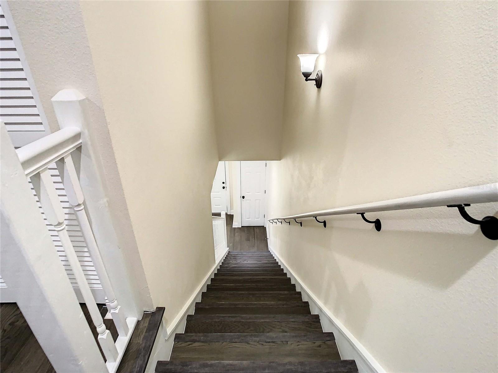 Listing photo id 30 for 4209 Woodlawn Avenue