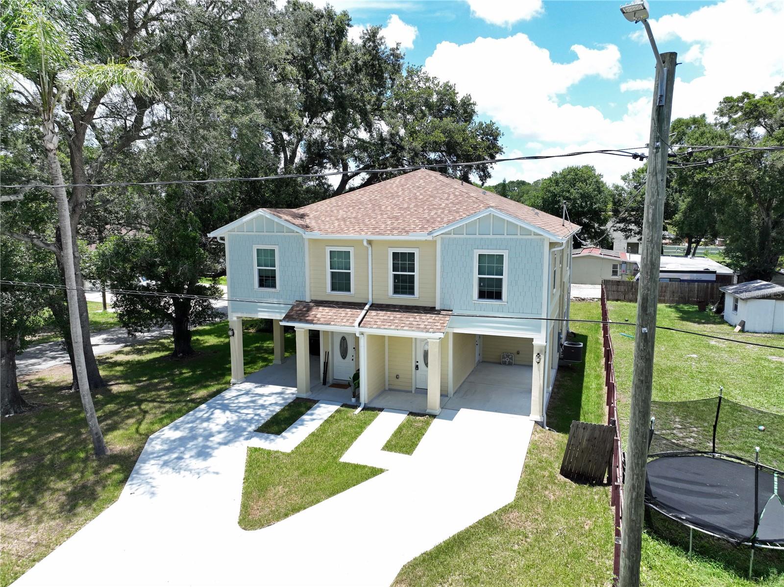 Listing photo id 64 for 4209 Woodlawn Avenue