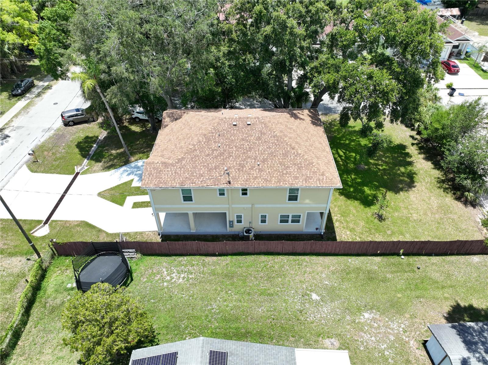 Listing photo id 66 for 4209 Woodlawn Avenue