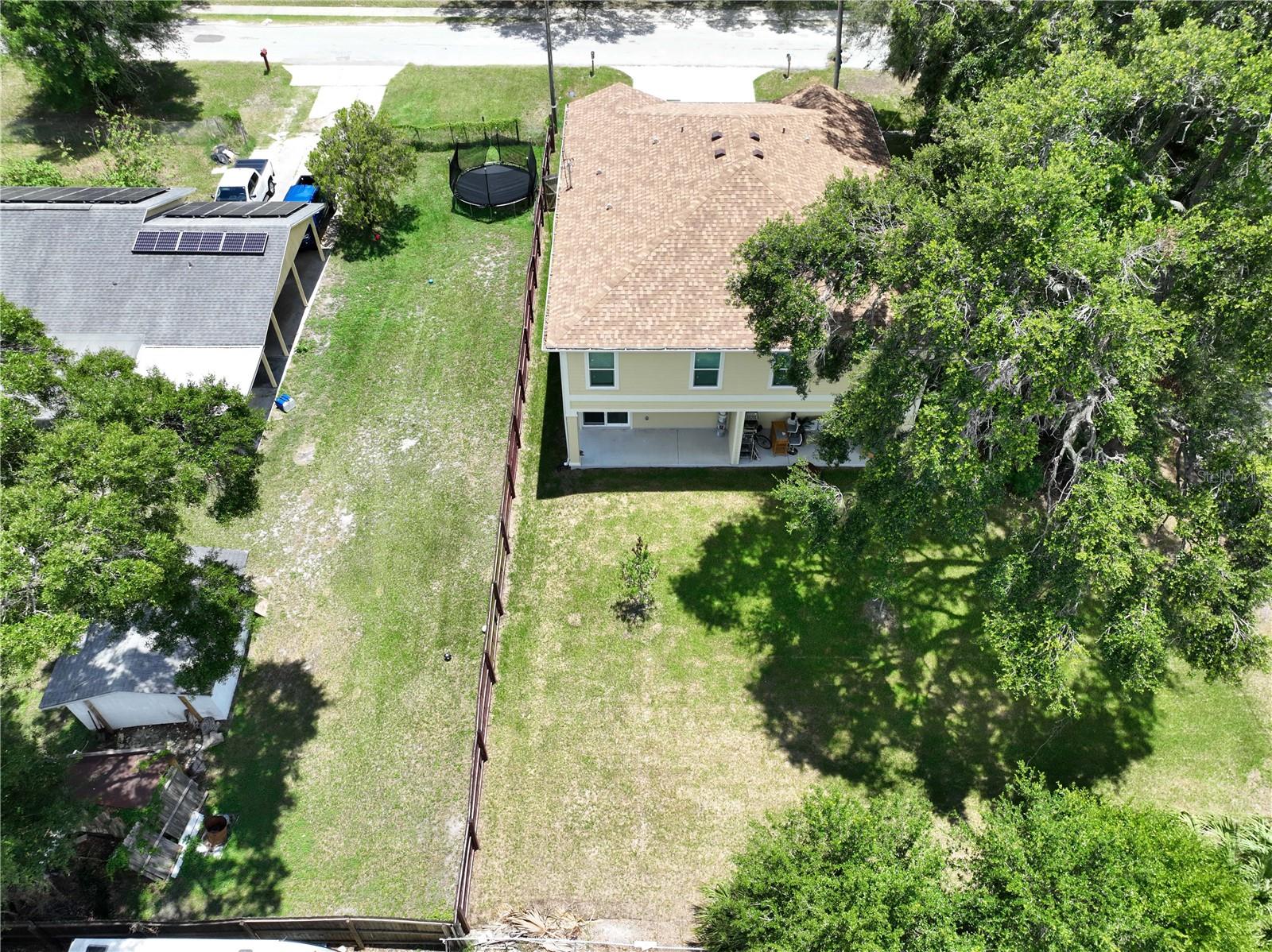 Listing photo id 68 for 4209 Woodlawn Avenue