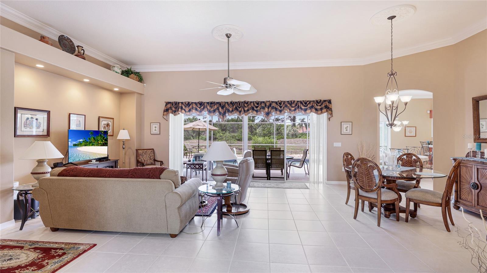 Image 9 of 50 For 7126 Southgate Court