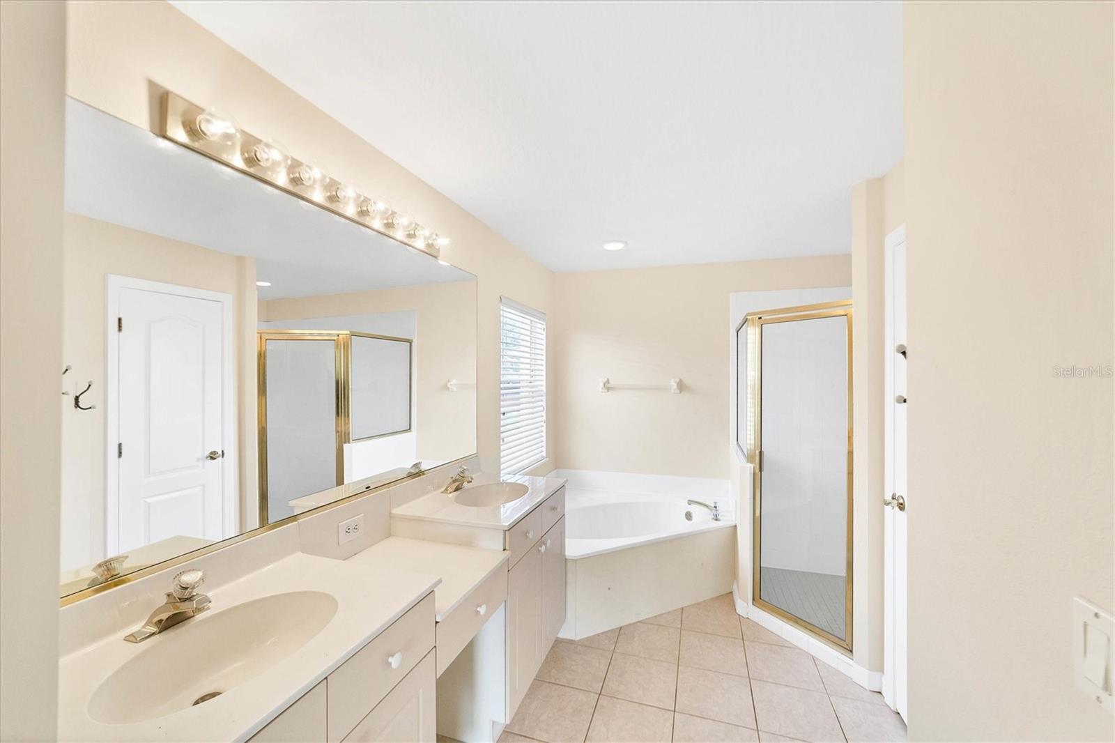 Image 15 of 39 For 6006 Chaparral Avenue