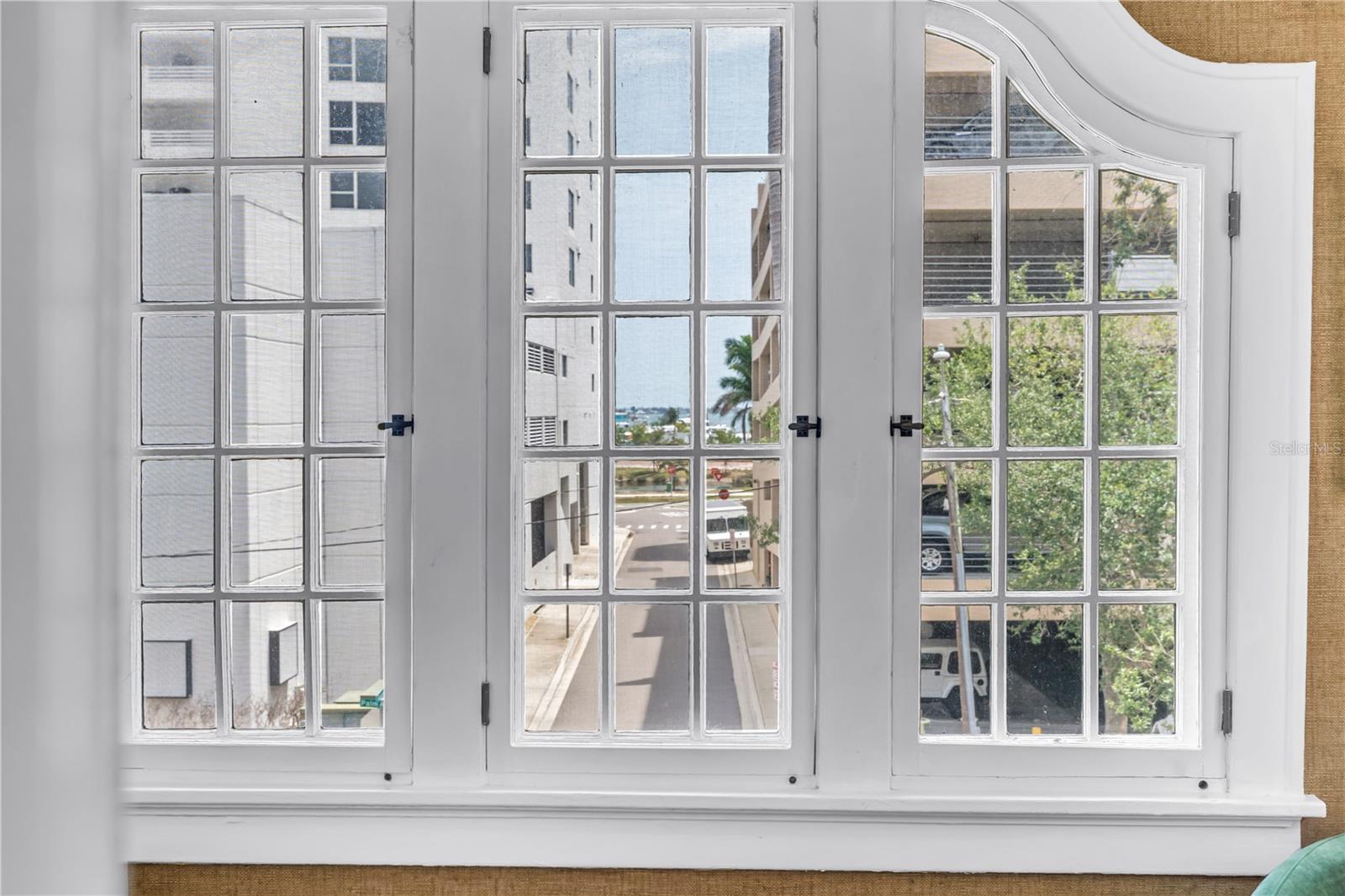 Image 10 of 30 For 1221 Palm Avenue 303