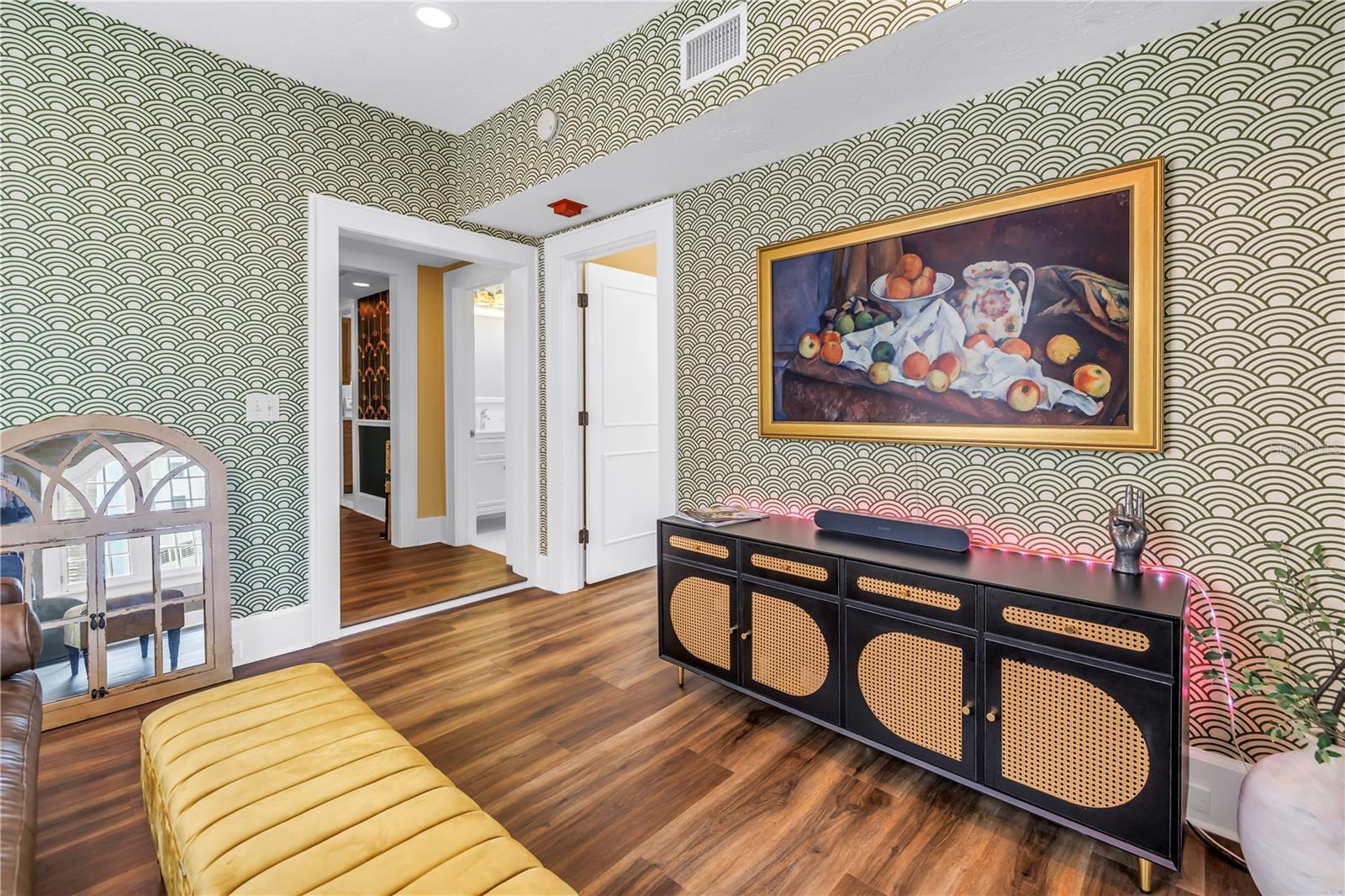 Image 12 of 30 For 1221 Palm Avenue 303